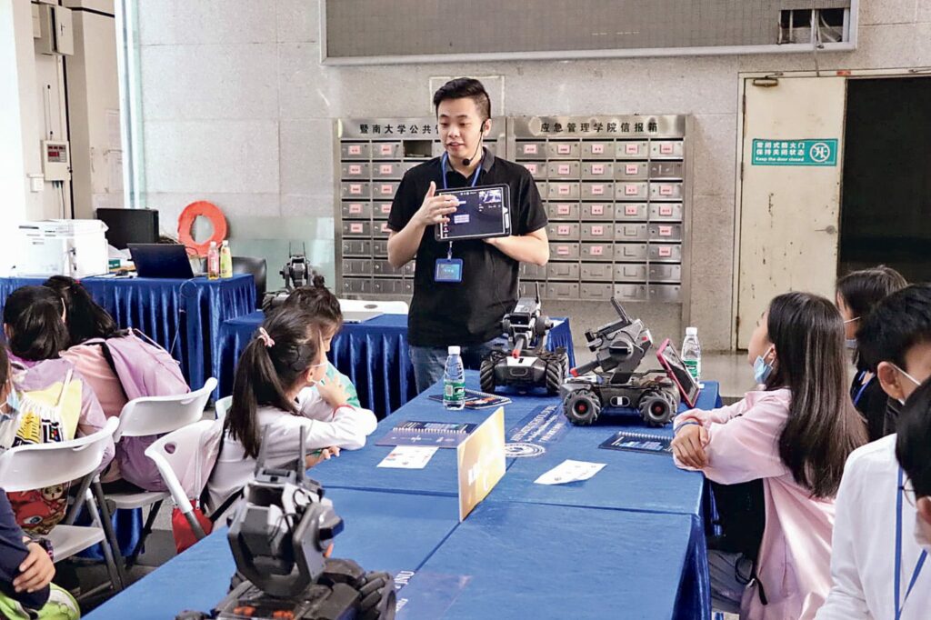 廣州暨大港澳子弟學校積極招聘港籍教師　早着大灣區教學先機　事業展新天